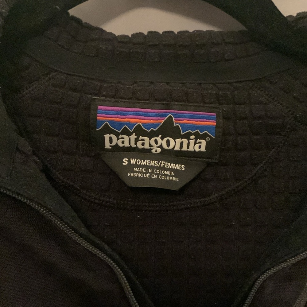 Patagonia R1 - Picture 2 of 2